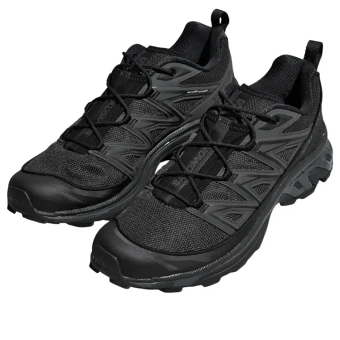 XT-6 Expanse „Triple Black“